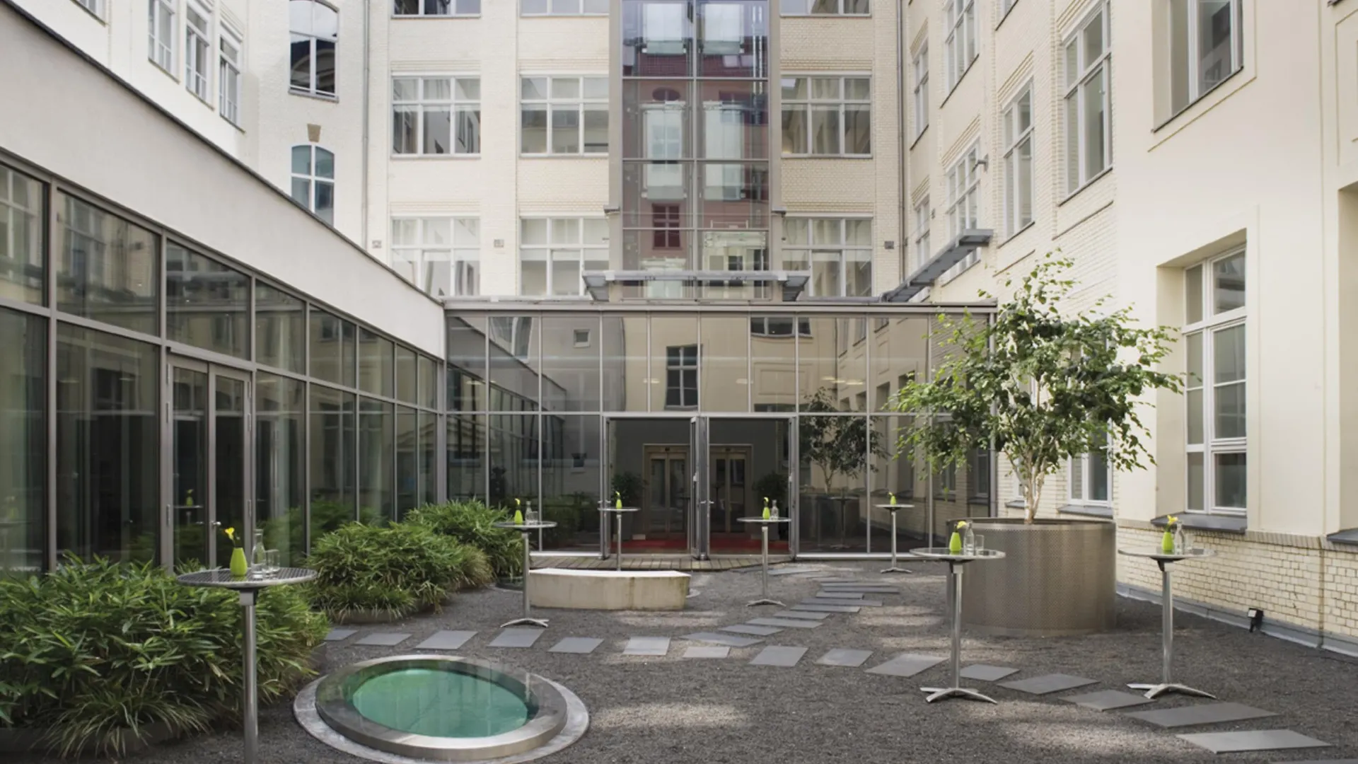 Moevenpick Hotel Berlin Am Potsdamer Platz 4*,