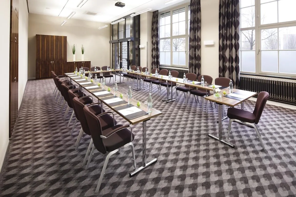 Moevenpick Hotel Berlin Am Potsdamer Platz 4*,